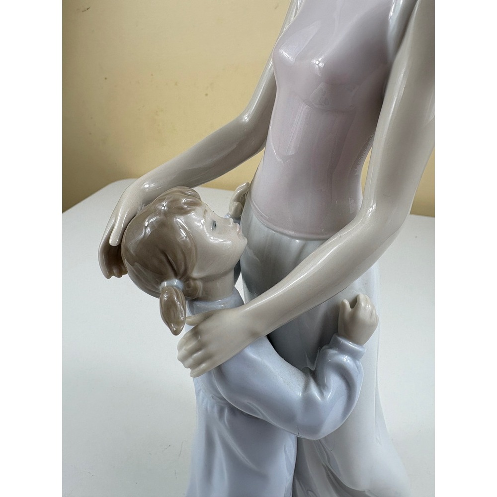Lladro Mother & Child Porcelain Figurine 12" DAISA‎ 2000 Retired Embrace - Picture 5 of 16